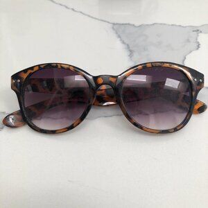 Urban Outfitters Round Sunglasses in Tortoise
